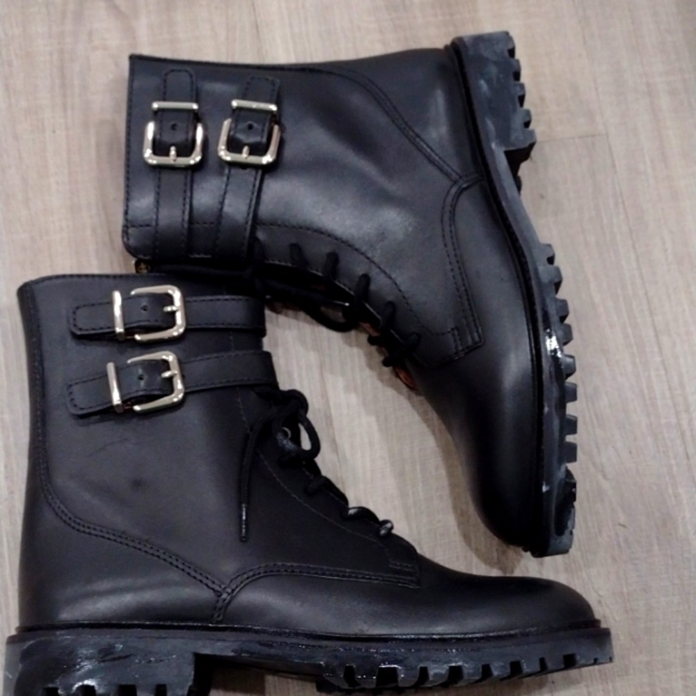 Brand new missing box. Women's combat leather booties size 7, Antonio Melani